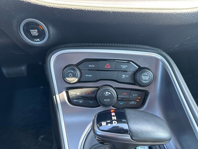 Used 2021 Dodge Challenger SXT image 18