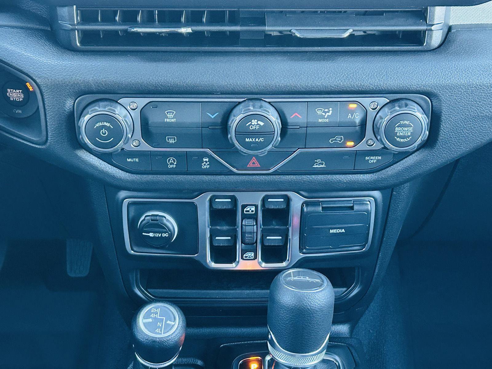 New 2026 Jeep Gladiator Sport AWD/4WD image 19