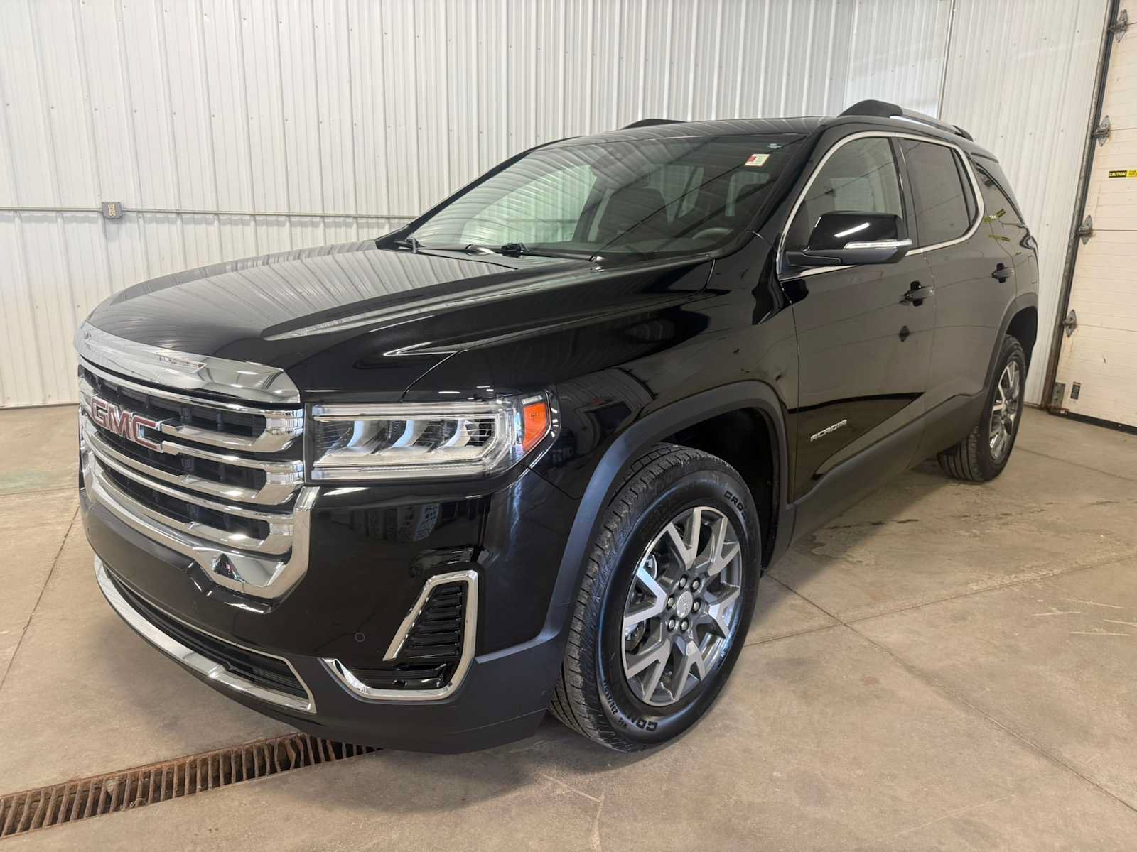 Used 2023 GMC Acadia SLE w/ Driver Convenience Package
