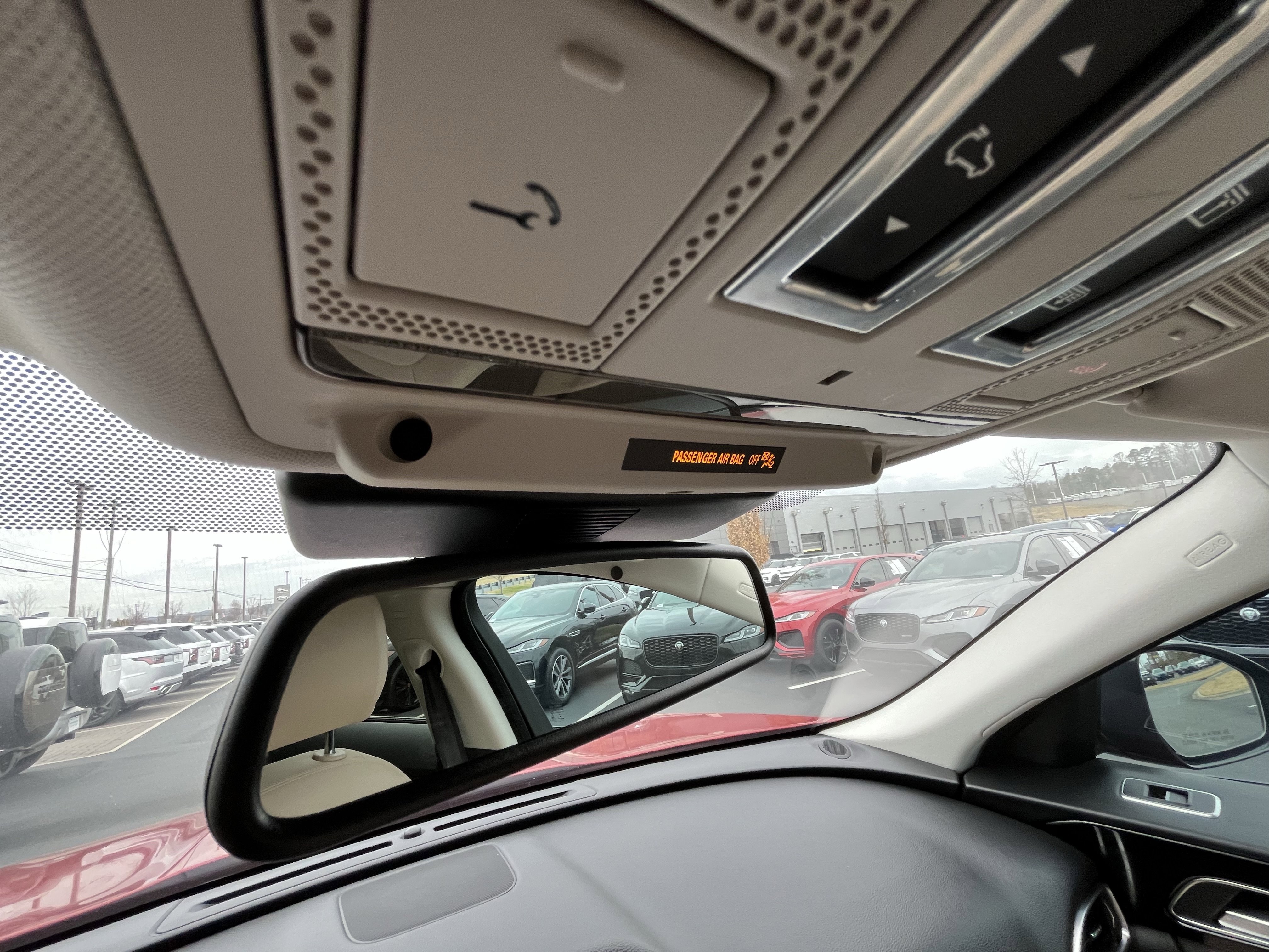 Used 2018 Jaguar F-PACE Premium image 24