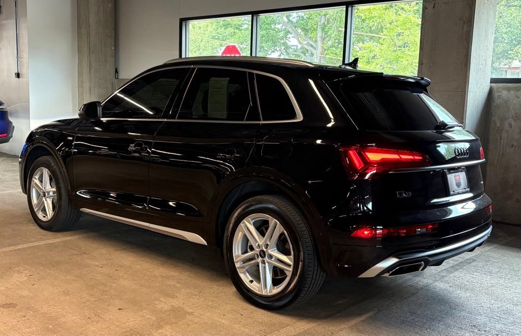 Used 2024 Audi Q5 e Premium Plus w/ Premium Plus Package AWD/4WD image 3