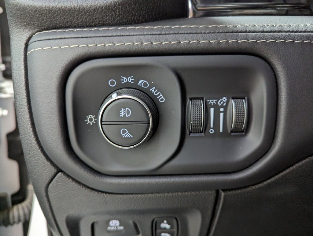 Used 2024 RAM 1500 Limited w/ Body Color Bumper Group AWD/4WD image 22