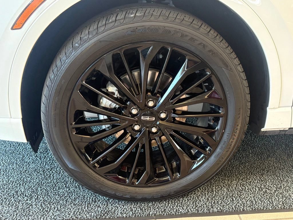 Used 2023 Lincoln Corsair AWD w/ Equipment Group 101A image 9