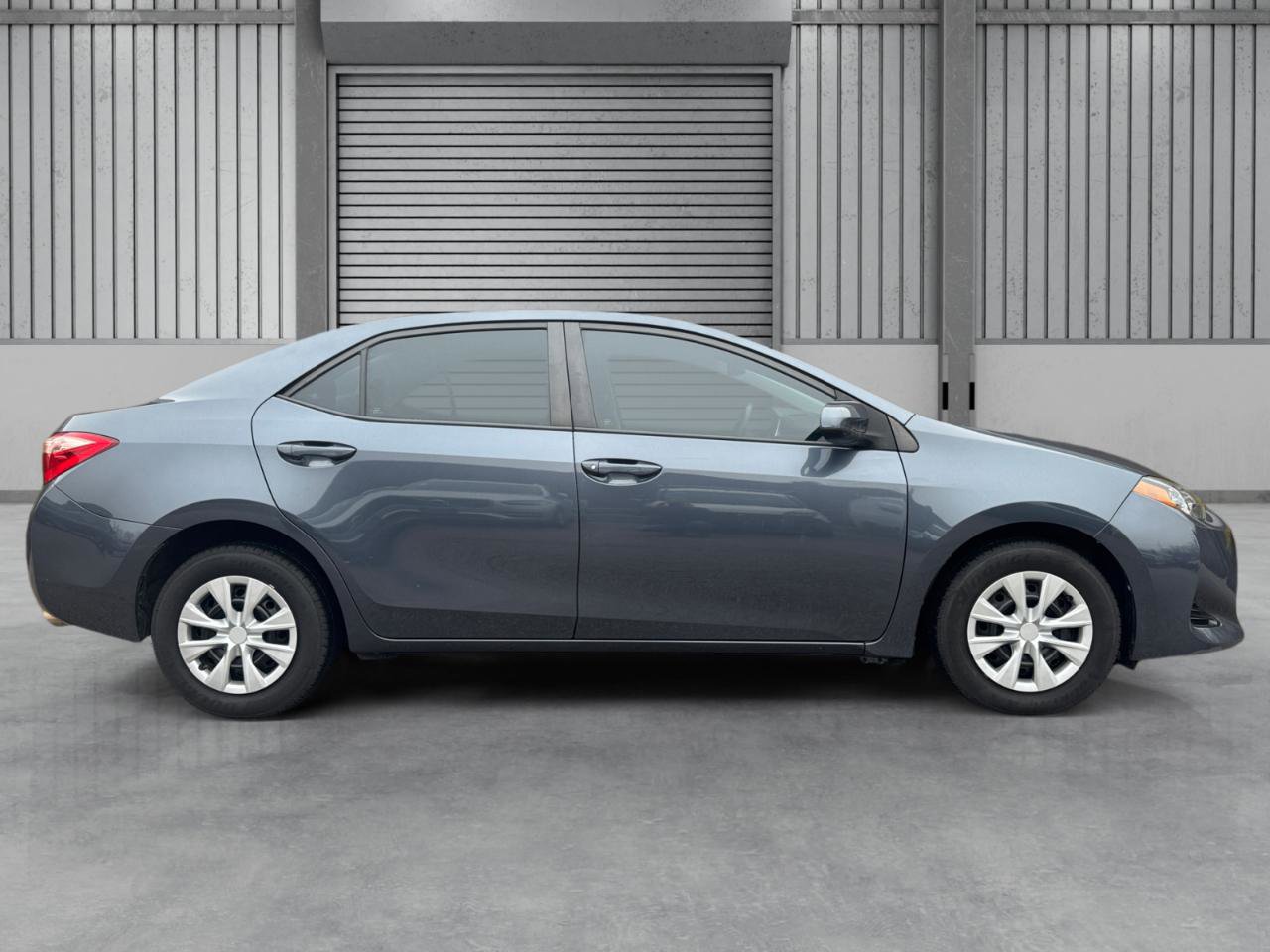 Used 2018 Toyota Corolla L image 29