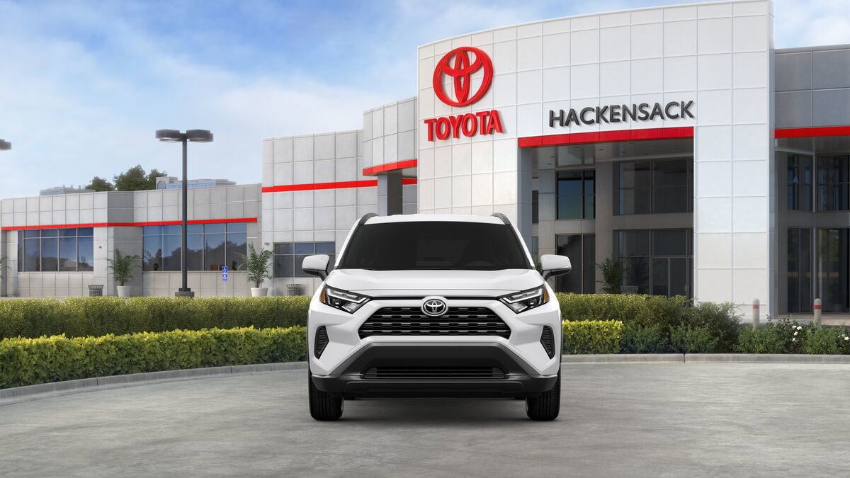 Used 2025 Toyota RAV4 XLE image 17
