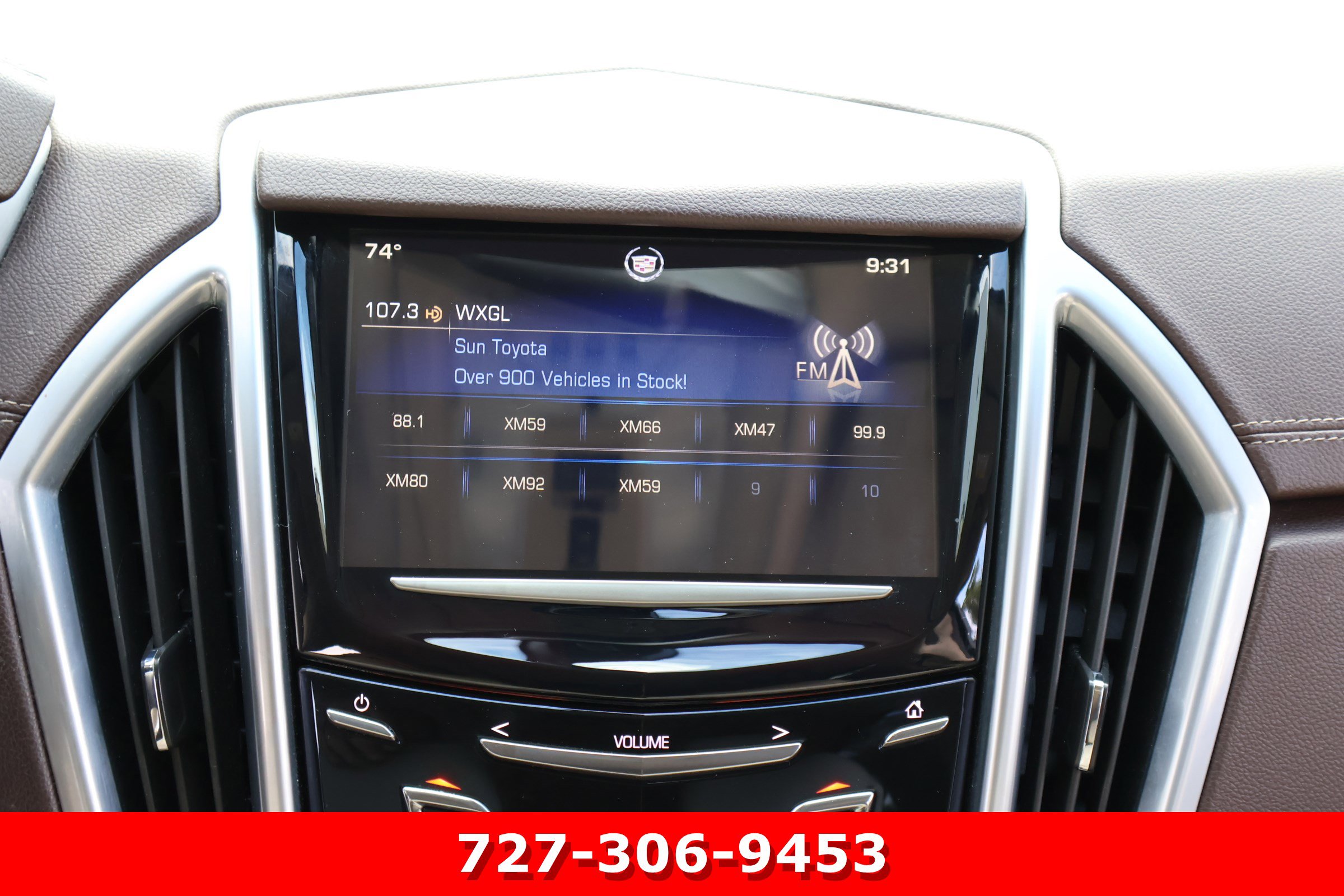 Used 2014 Cadillac SRX Luxury image 3