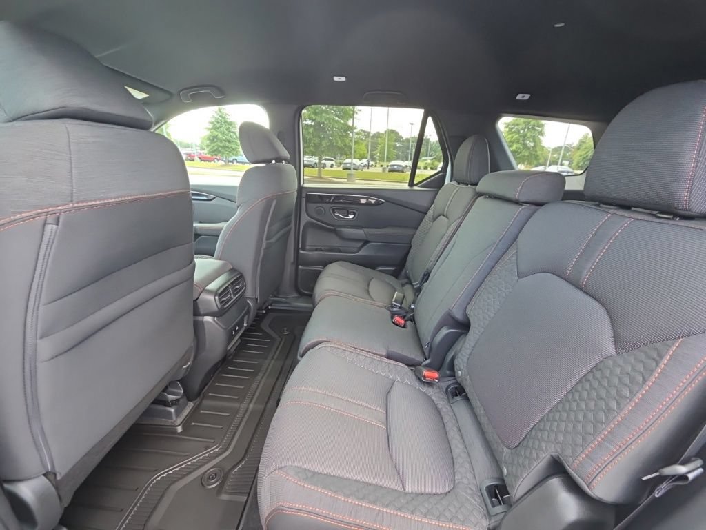 New 2026 Honda Pilot Sport image 12