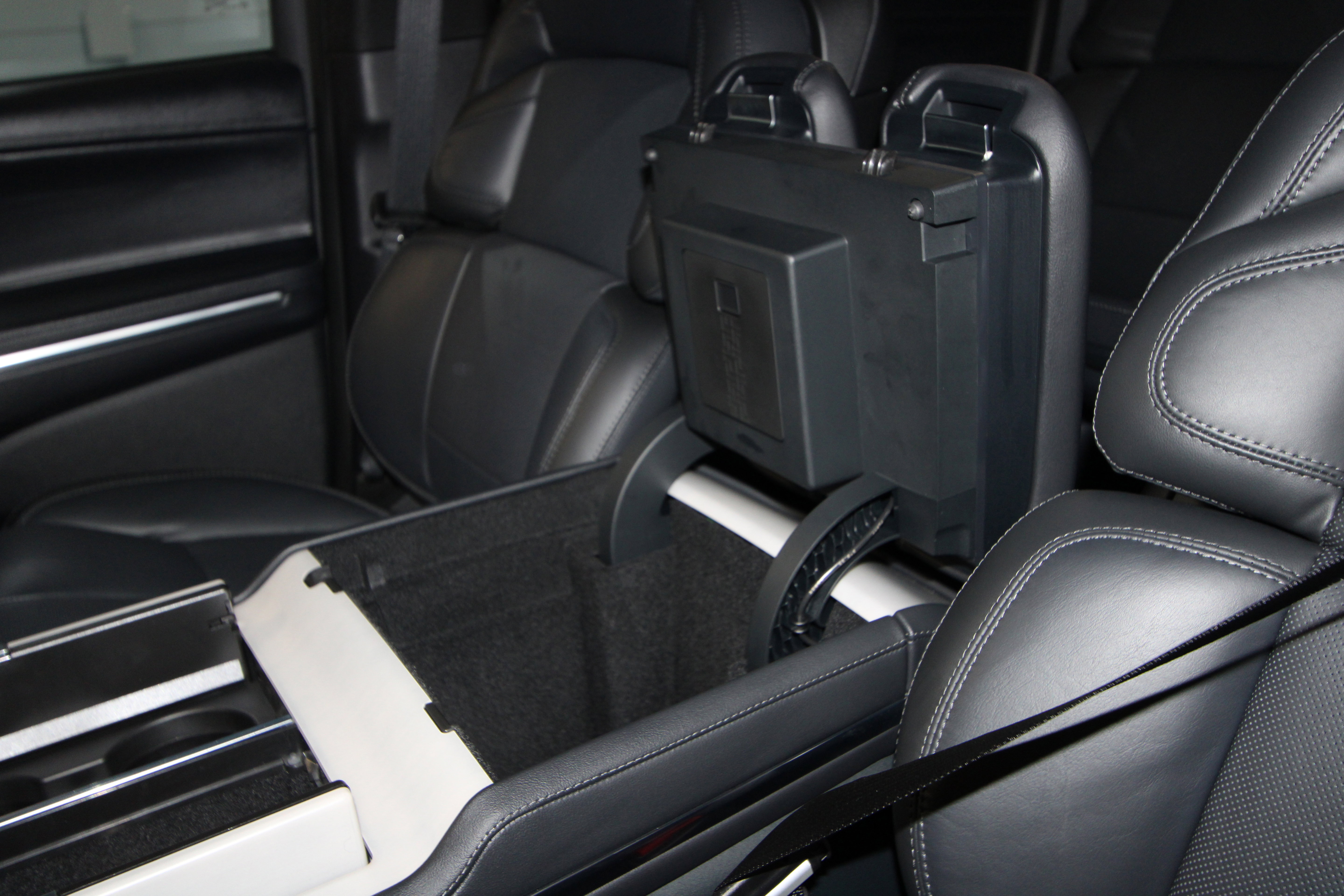 New 2026 Lincoln Navigator L Reserve w/ Jet Appearance Package image 19