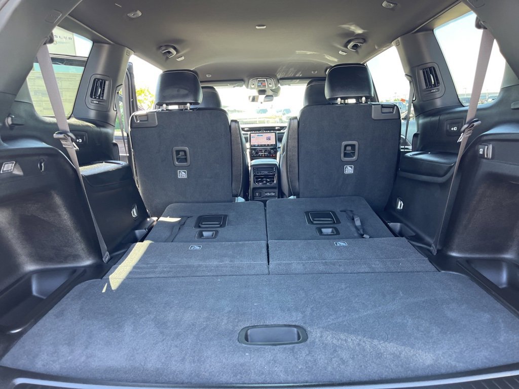 New 2025 Jeep Grand Cherokee L Limited w/ Black Appearance Package image 22