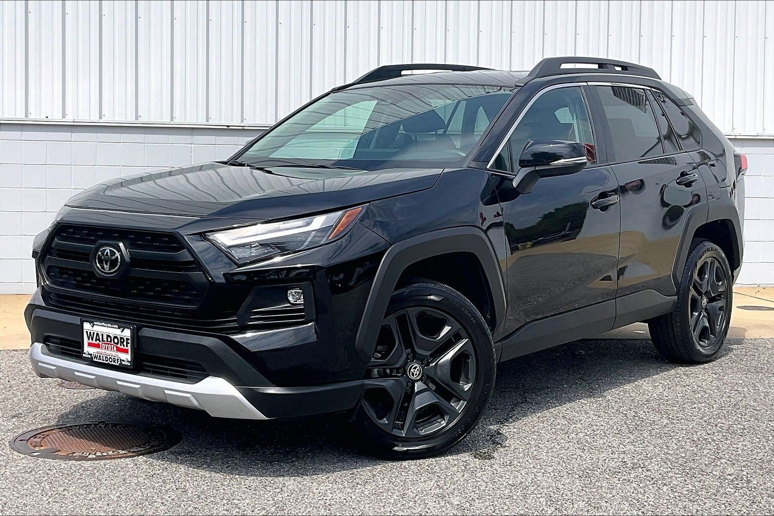 Used 2024 Toyota RAV4 Adventure AWD/4WD image 2