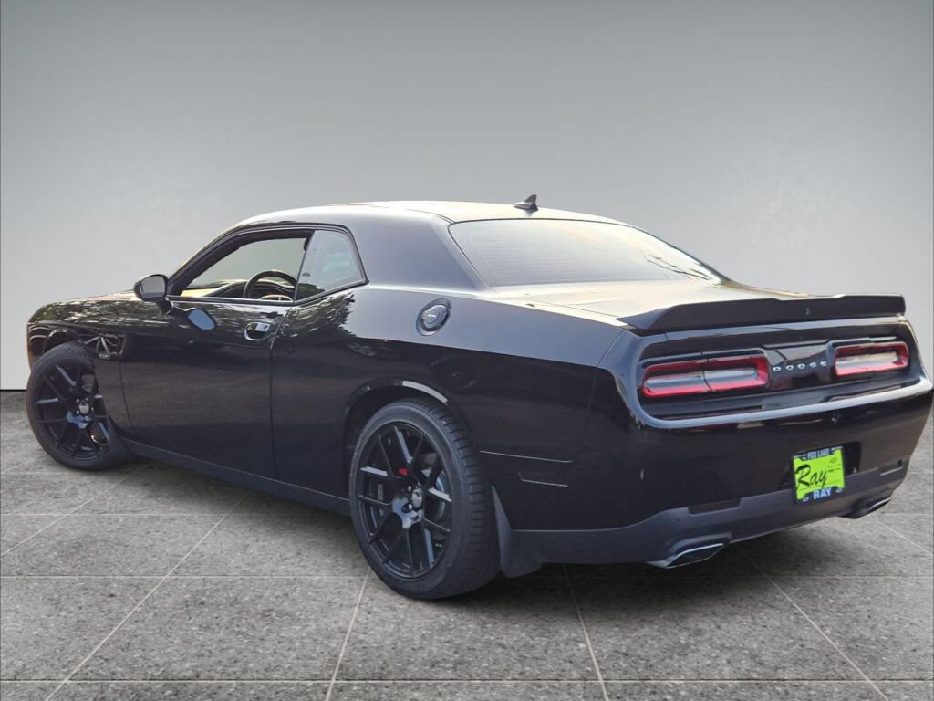 Used 2015 Dodge Challenger R/T Plus RWD image 28