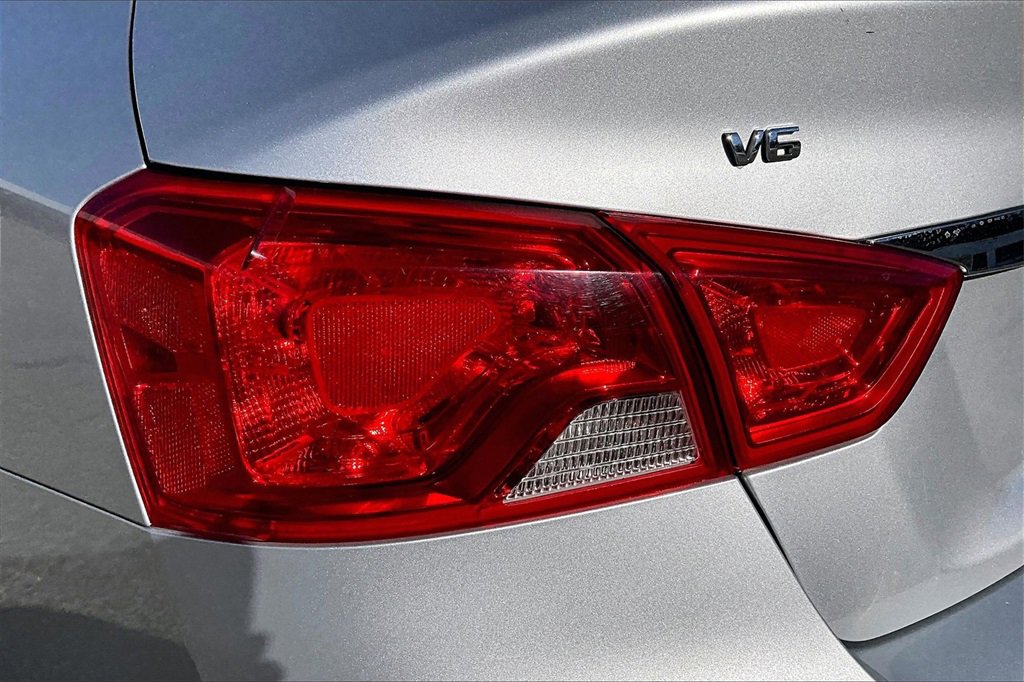 Used 2017 Chevrolet Impala Premier image 22