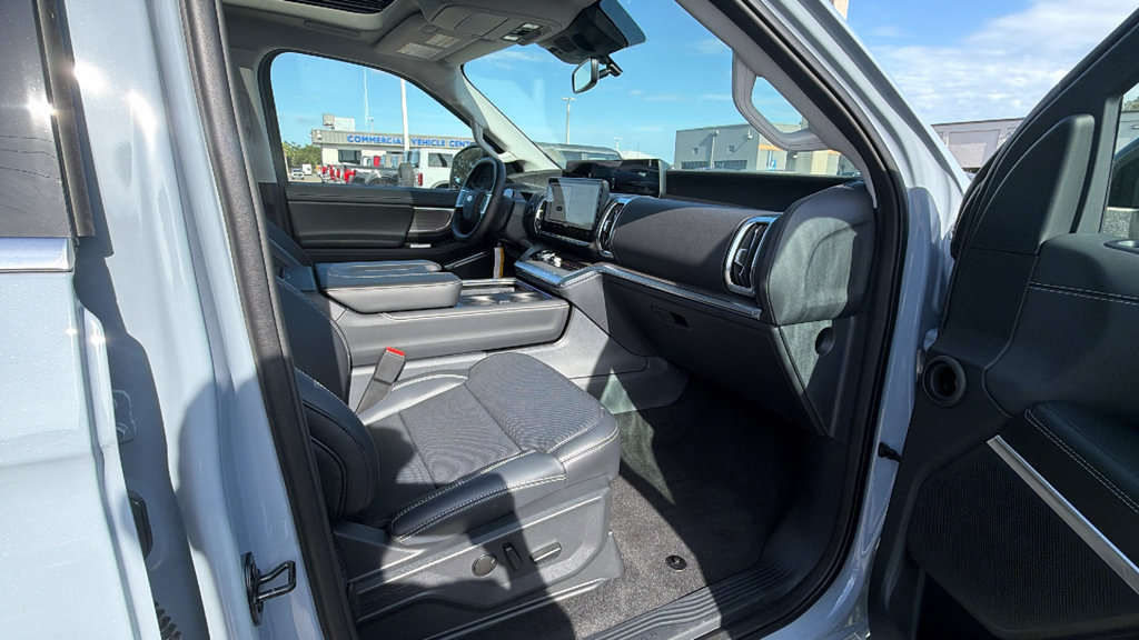 New 2027 Ford Expedition Max Platinum w/ Driver's Package RWD image 29