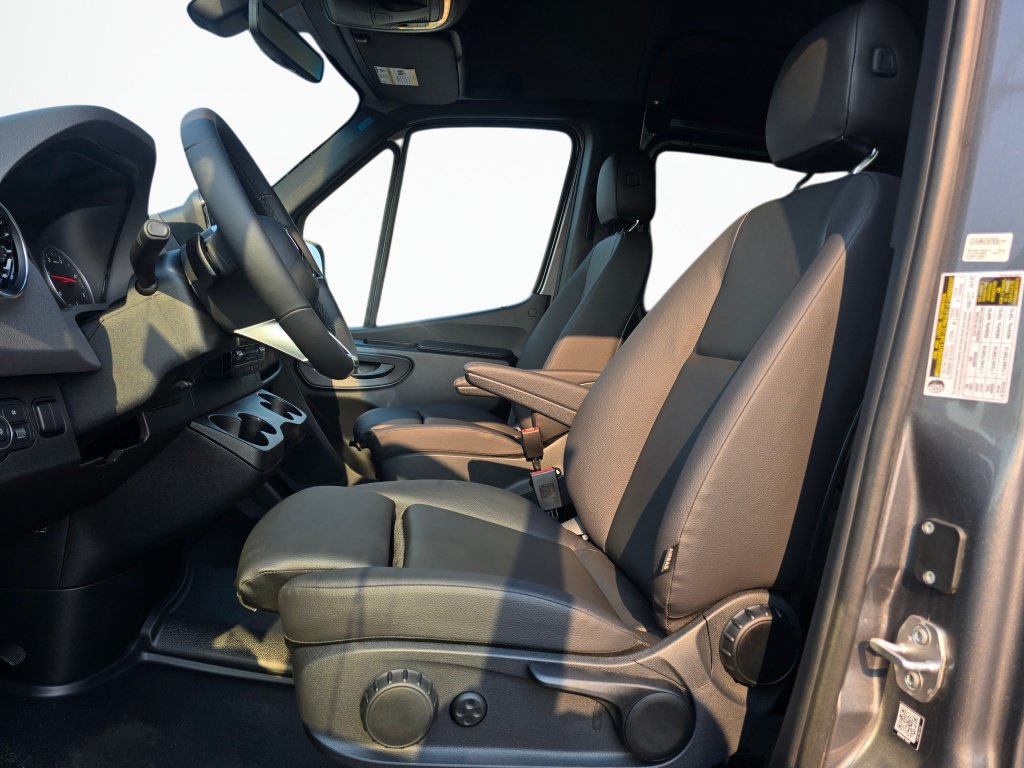 New 2026 Mercedes-Benz Sprinter 2500 image 31
