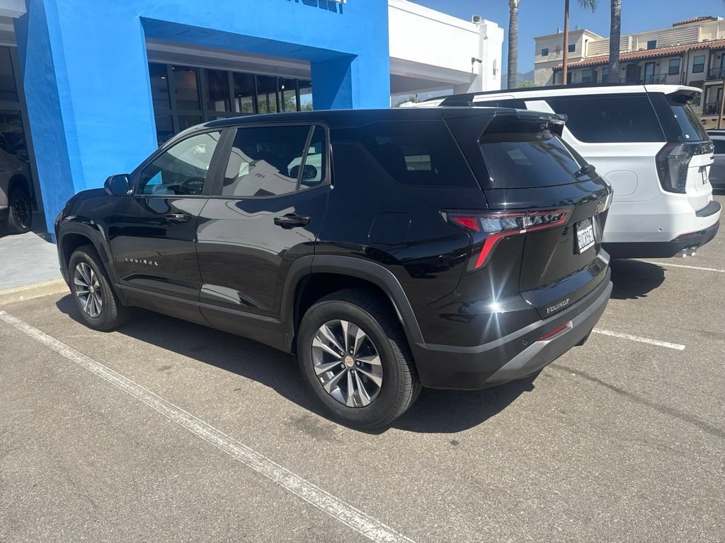 Used 2025 Chevrolet Equinox LT w/ Safety and Technology Package FWD image 3