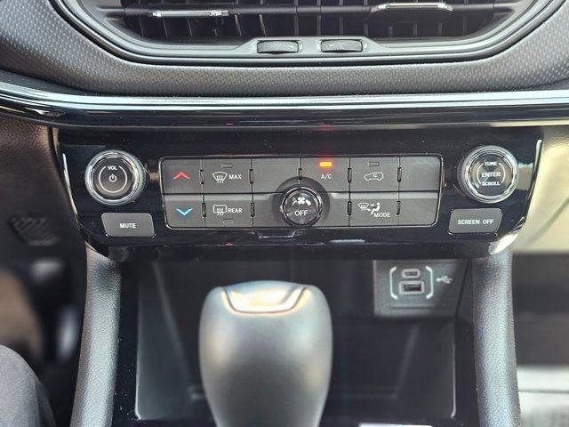 New 2026 Jeep Compass Latitude AWD/4WD image 15