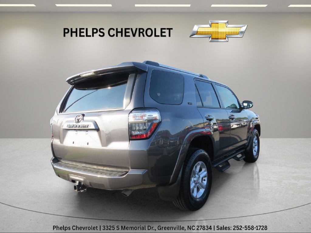 Used 2022 Toyota 4Runner SR5 Premium AWD/4WD image 4