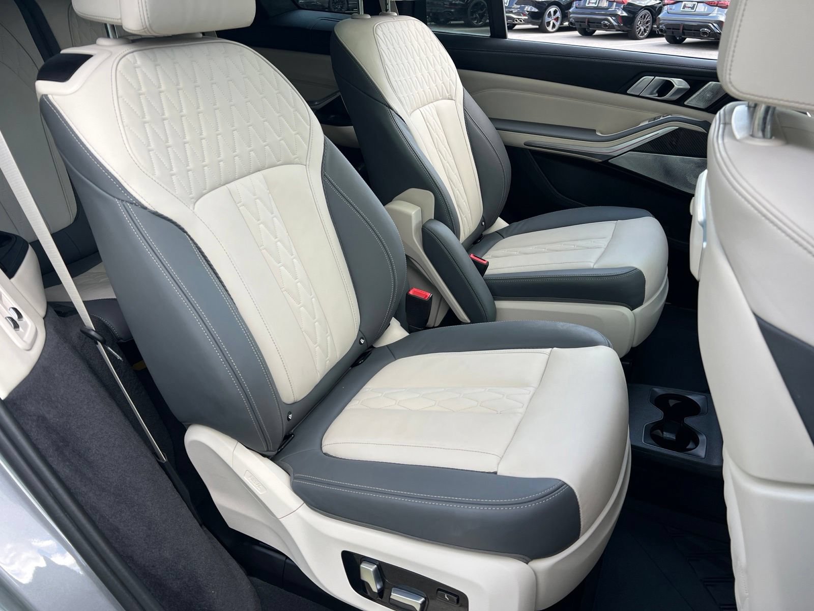 Used 2024 BMW X7 M60i w/ Executive Package AWD/4WD image 44