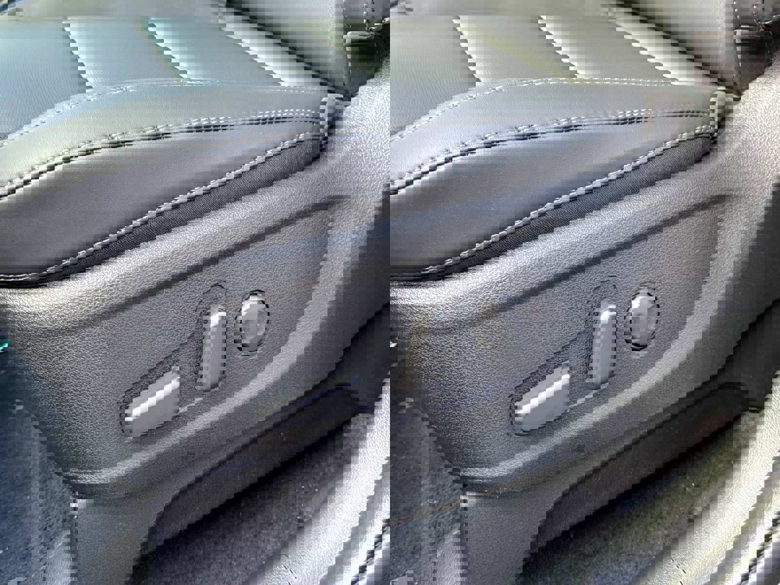 New 2025 Kia Telluride S image 15