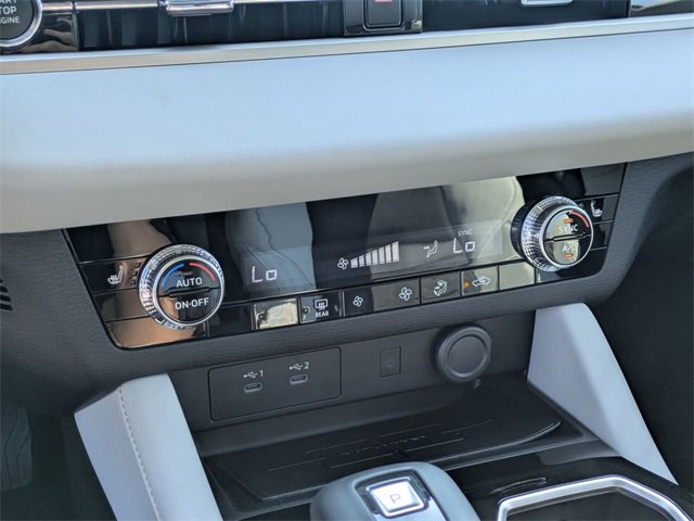 New 2025 Mitsubishi Outlander SE image 23