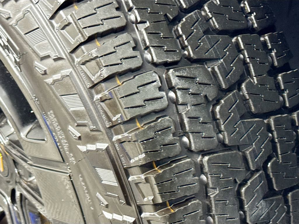 Used 2022 Rivian R1T Adventure image 37