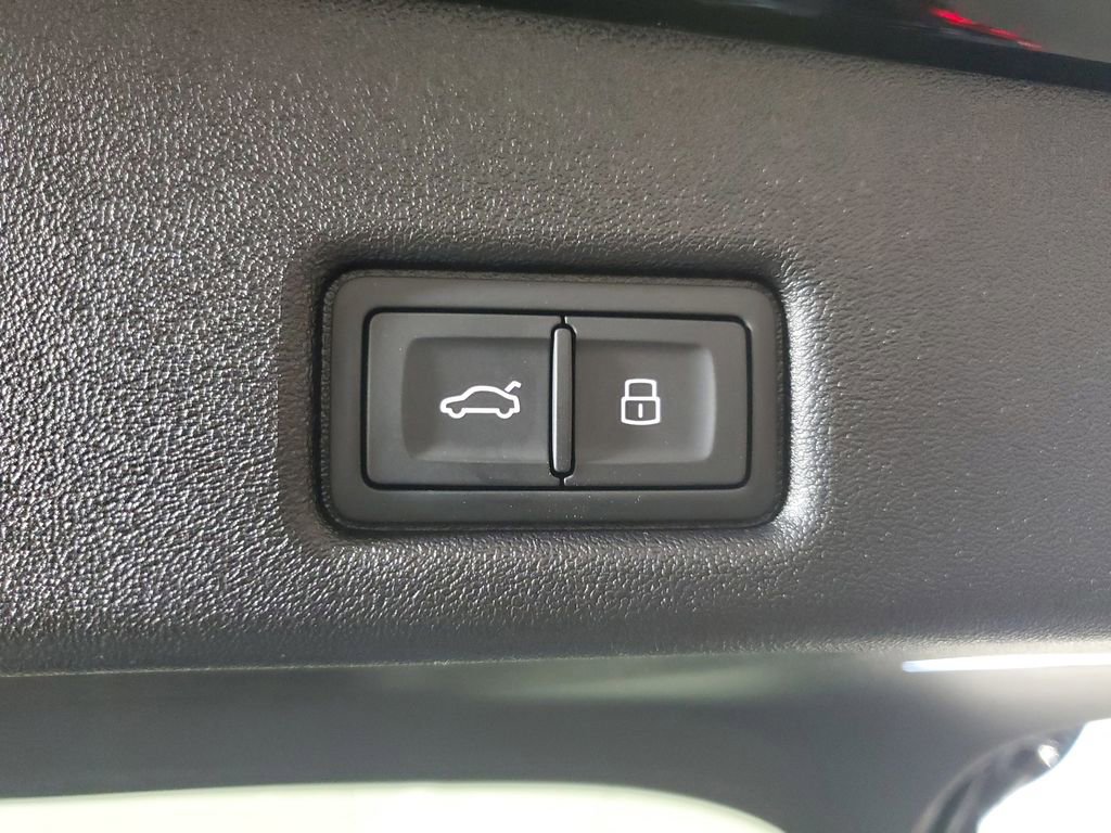 New 2025 Audi SQ5 Premium Plus AWD/4WD image 9