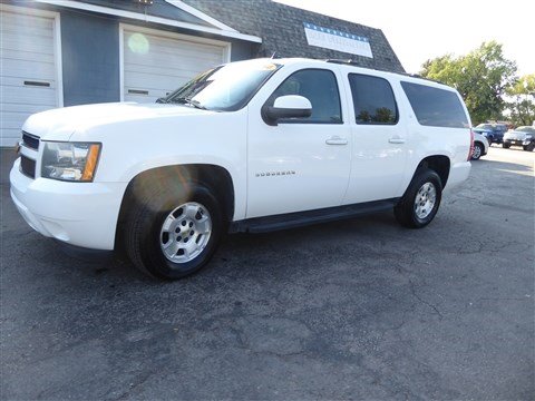 Used 2014 Chevrolet Suburban LT w/ Luxury Package image 3