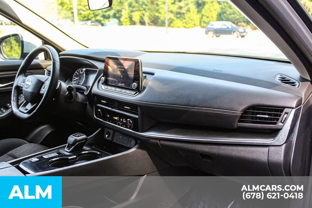 Used 2025 Nissan Rogue SV FWD image 22