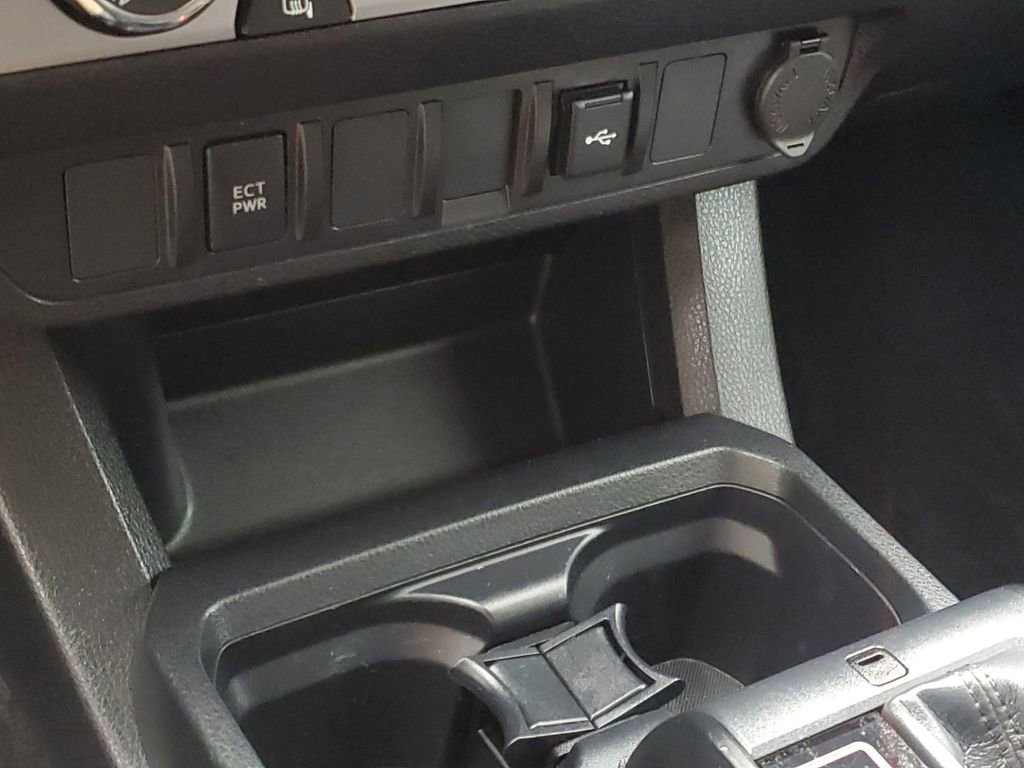 Used 2023 Toyota Tacoma SR AWD/4WD image 33