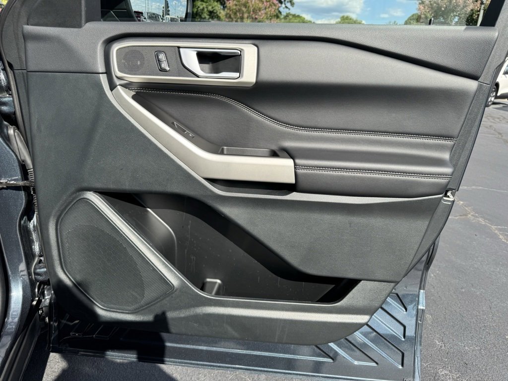 Used 2023 Ford Explorer XLT w/ Equipment Group 202A image 24