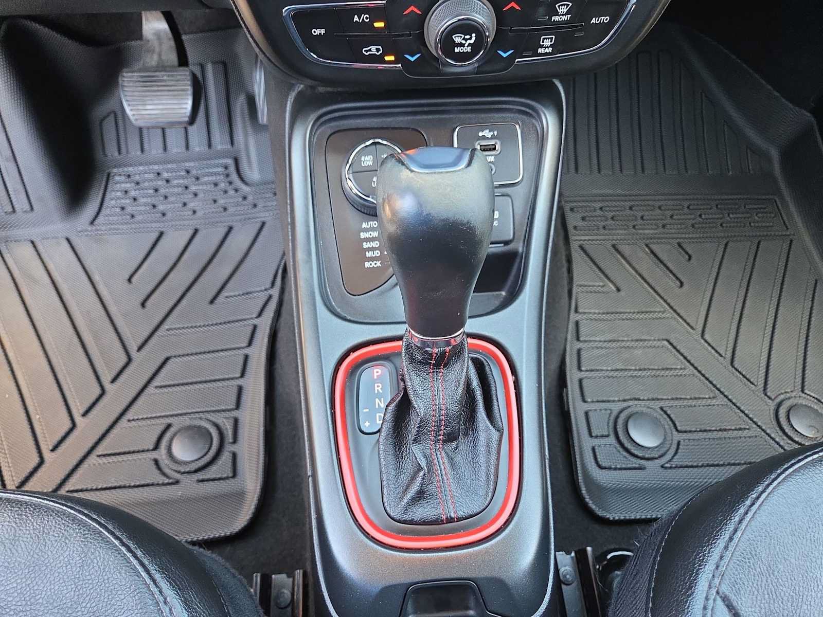 Used 2021 Jeep Compass Trailhawk AWD/4WD image 25