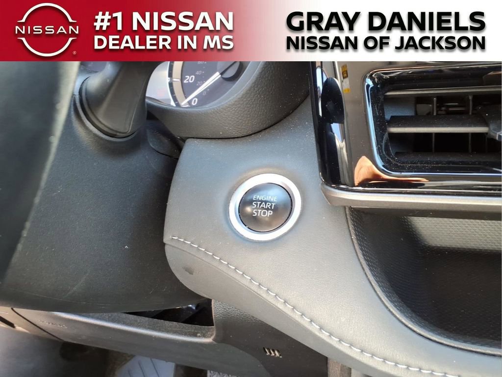 Used 2024 Toyota Highlander LE image 16