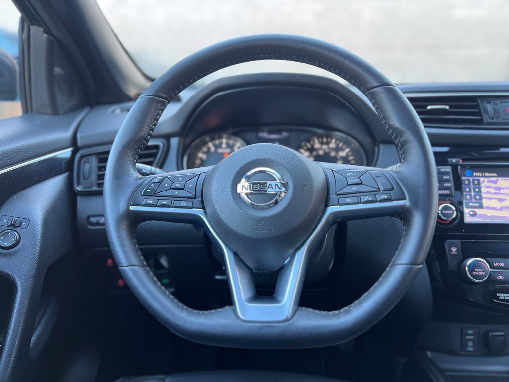Used 2017 Nissan Rogue Sport SL w/ SL Premium Package FWD image 32