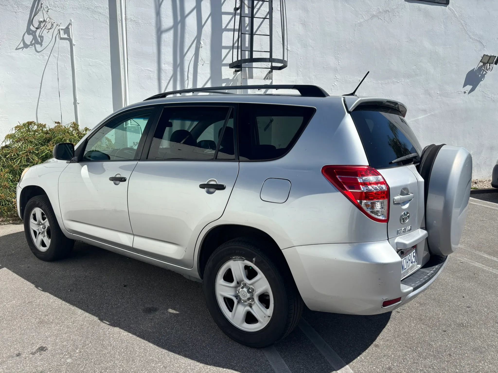 Used 2011 Toyota RAV4 4WD w/ Base L4 Extra Value Pkg image 11