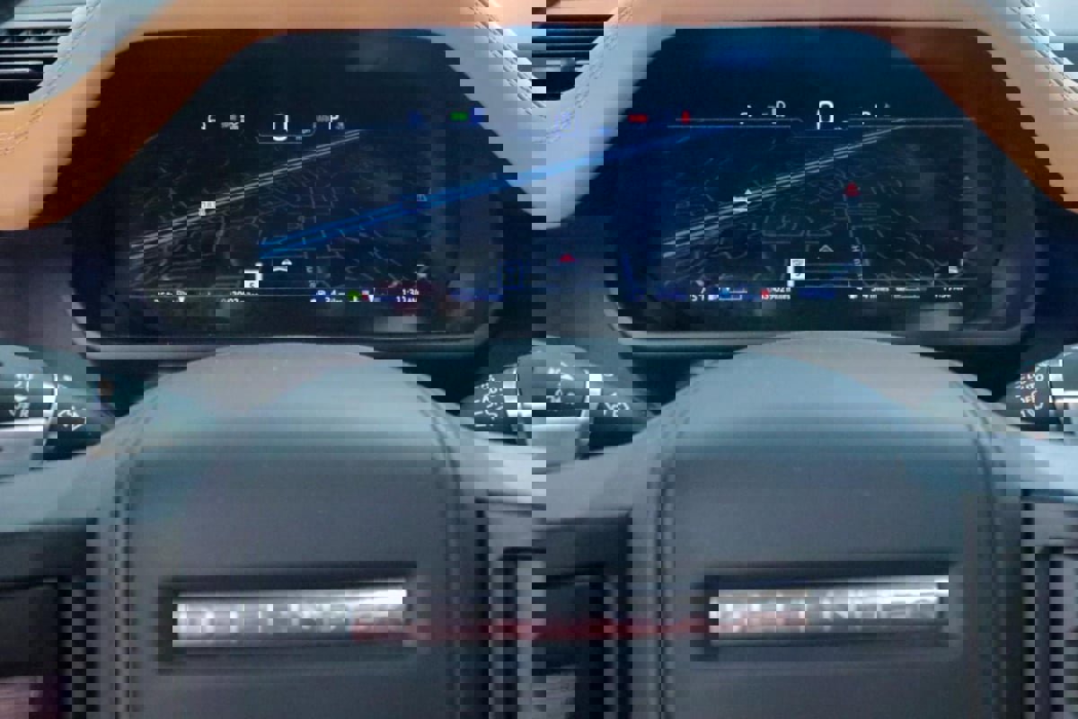 Used 2023 Land Rover Defender 110 V8 image 20