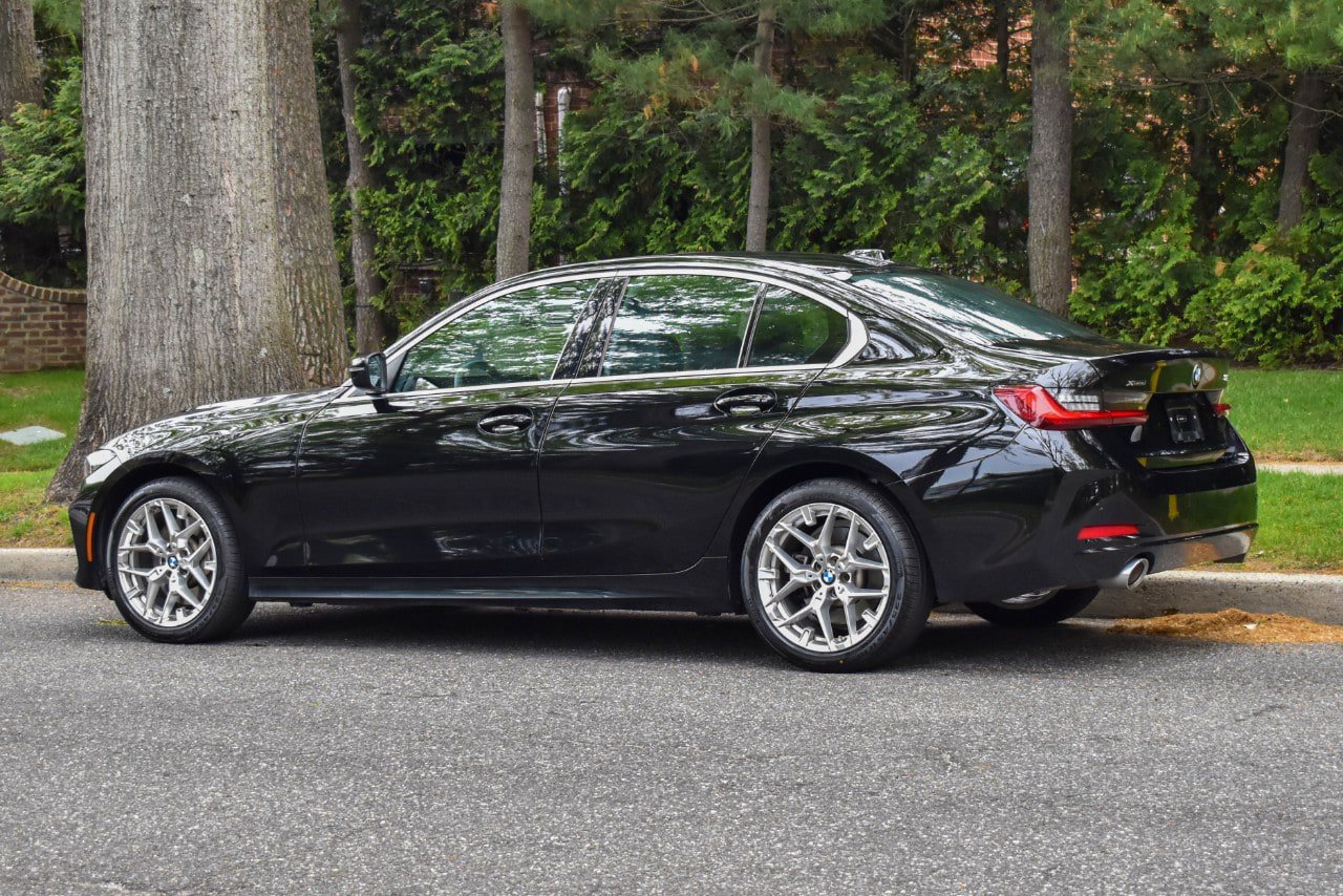 Used 2025 BMW 330i xDrive Sedan AWD/4WD image 6