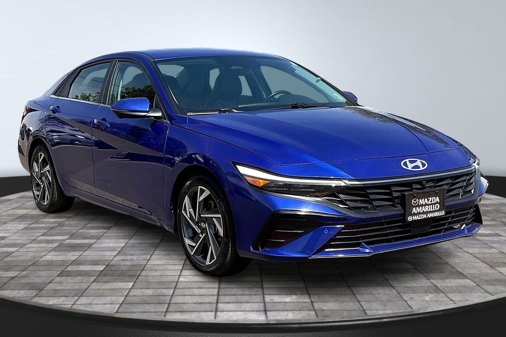Used 2024 Hyundai Elantra Limited image 4