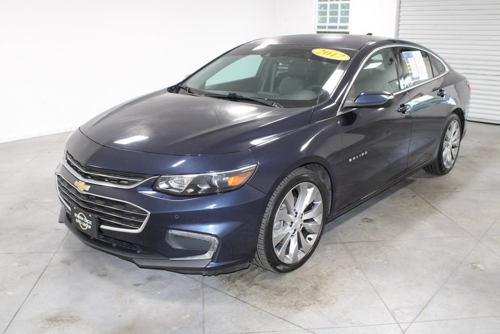 Used 2017 Chevrolet Malibu LT w/ Leather Package FWD image 4