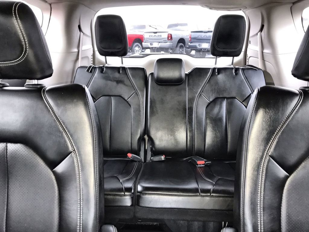 Used 2024 Chrysler Pacifica Touring-L image 22