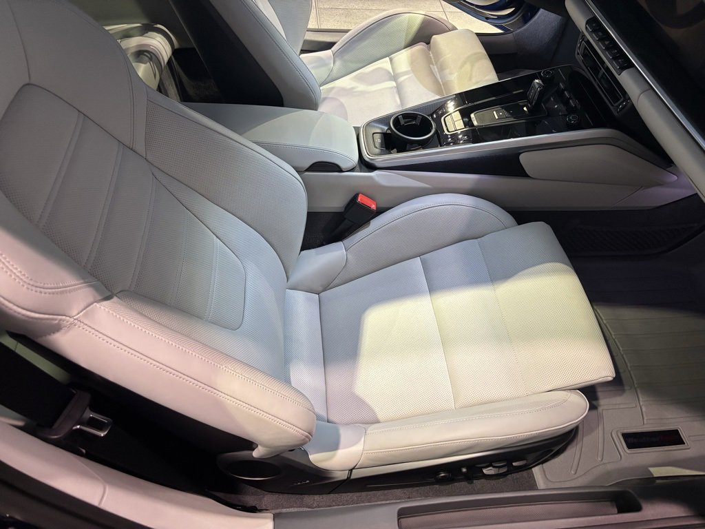 Certified 2025 Porsche 911 Turbo S image 28