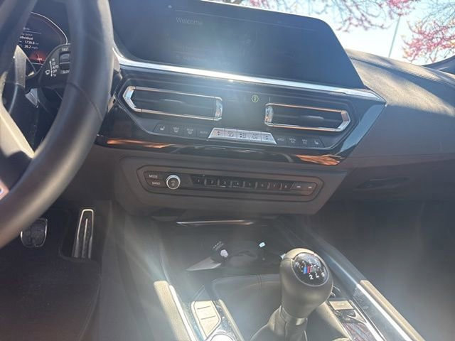 Certified 2025 BMW Z4 M40i w/ Edition RWD image 21