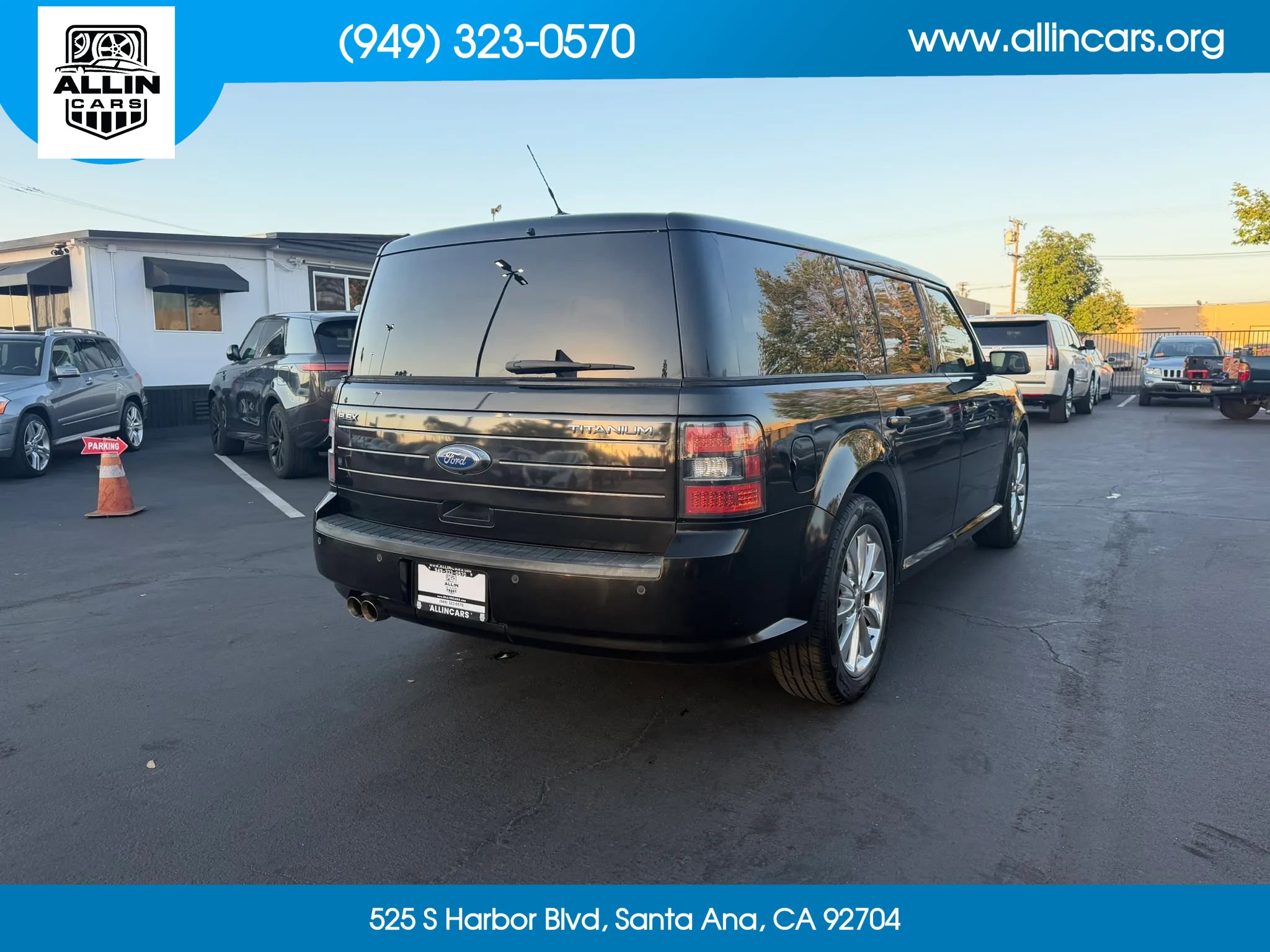 Used 2011 Ford Flex Titanium FWD image 4