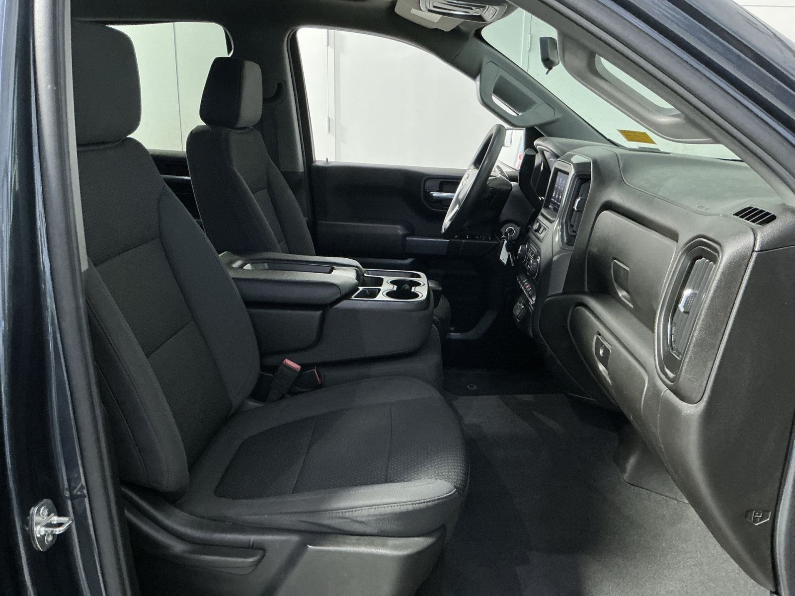 Used 2021 Chevrolet Silverado 1500 Custom Trail Boss w/ Safety Confidence Package AWD/4WD image 25
