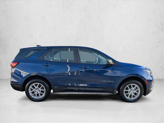 Used 2022 Chevrolet Equinox LS image 4
