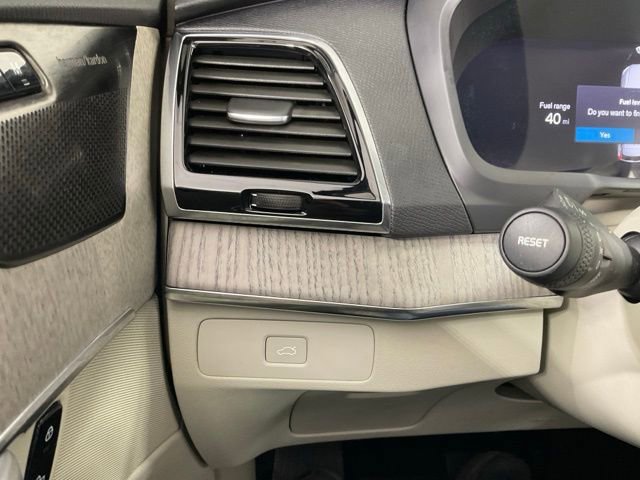 Used 2024 Volvo XC90 B6 Plus w/ Protection Package Premier AWD/4WD image 26