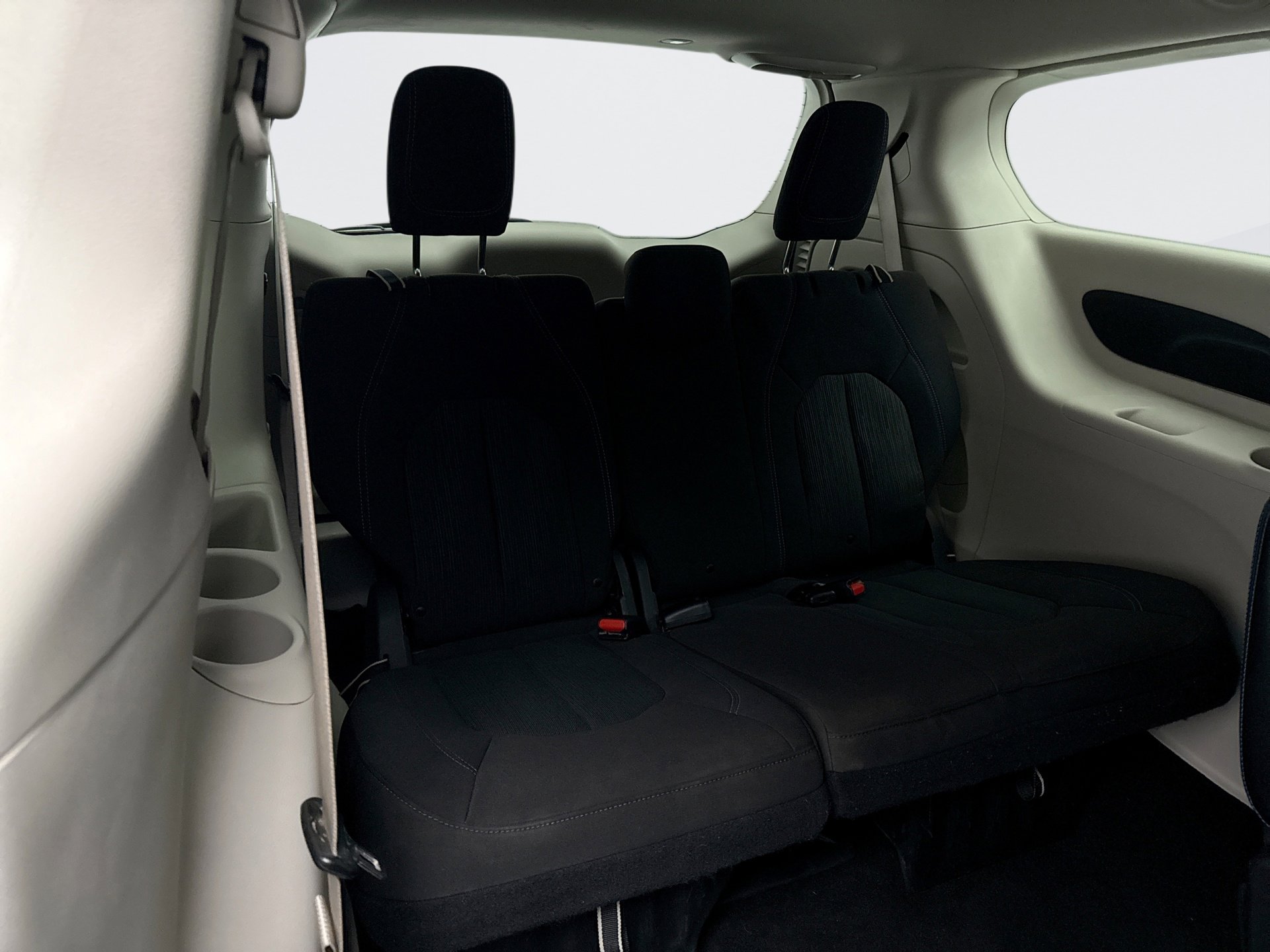 Used 2021 Chrysler Pacifica Touring w/ Cold Weather Group image 18