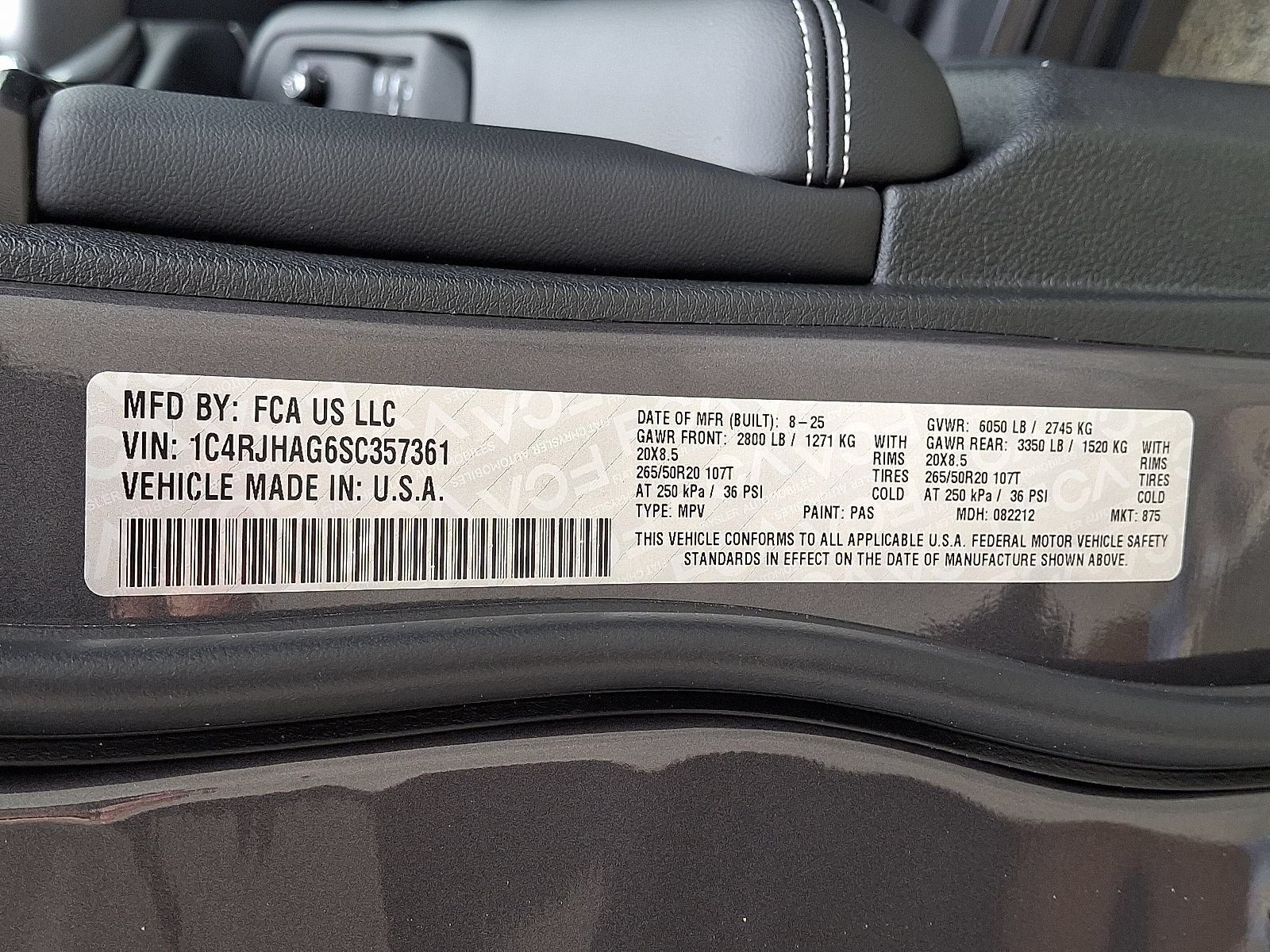 New 2025 Jeep Grand Cherokee Altitude AWD/4WD image 11