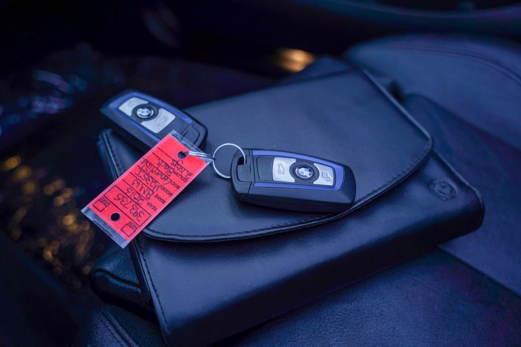 Used 2015 BMW M235i Convertible image 25