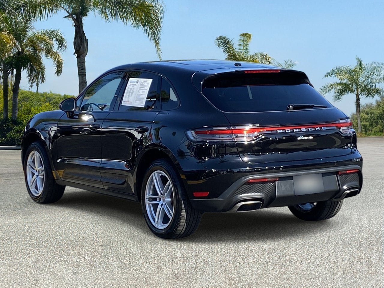 Used 2024 Porsche Macan AWD/4WD image 3