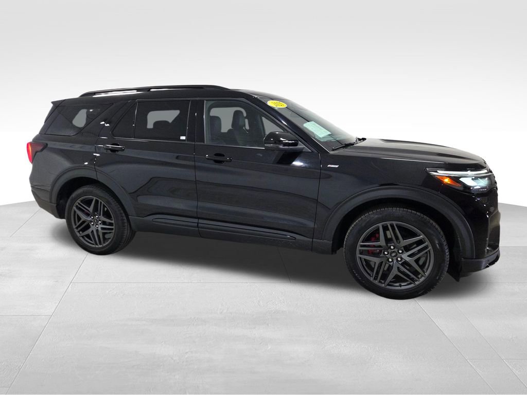 Used 2025 Ford Explorer ST-Line w/ ST-Line Street Pack image 25